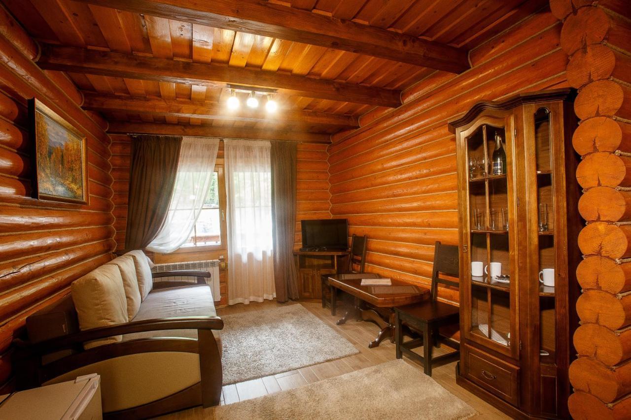 Toursit Complex Polyana Kvasova Hotel Bagian luar foto